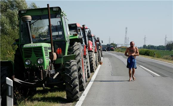 Zagorski seljaci prosvjeduju kod Velikog Trgovišća                                                                                                                                                                                              