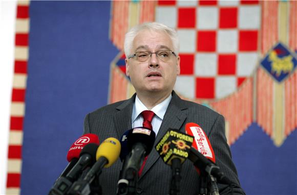 Josipović: smanjenje pada BDP-a određeni znak optimizma                                                                                                                                                                                         