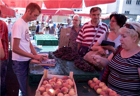 Prvi dan primjene fiskalizacije na tržnici Dolac                                                                                                                                                                                                