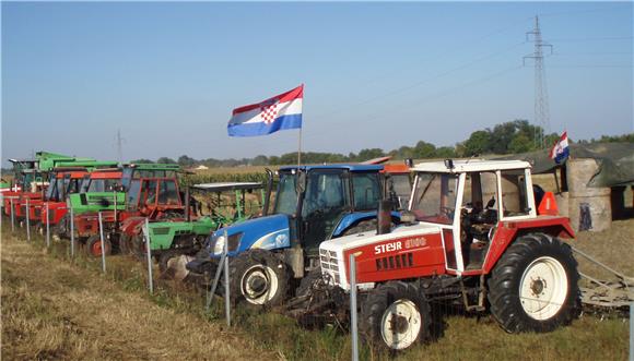 Traktori prosvjednika kod Varaždina                                                                                                                                                                                                             