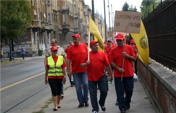 Radnici bjelovarske Česme prosvjeduju u Zagrebu                                                                                                                                                                                                 