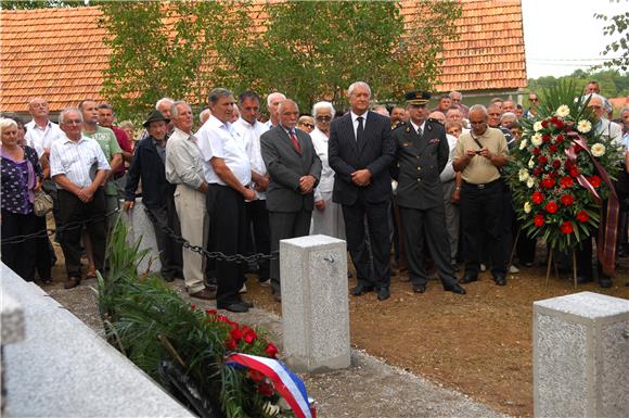 Štrok u Perjasici otkrio obnovljeni partizanski spomenik                                                                                                                                                                                        