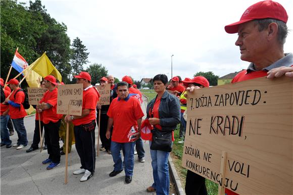 Prosvjed radnika Česme SP u Vinkovcima                                                                                                                                                                                                          