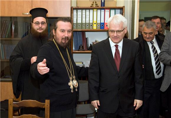 Predsjednik Josipović nazočio bogoslužju u Srpskoj pravoslavnoj crkvi u Karlovcu                                                                                                                                                                