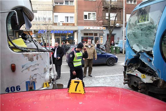 U sudaru dvaju tramvaja u Maksimirskoj više ozlijeđenih                                                                                                                                                                                         