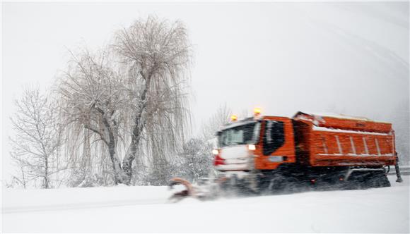 Snijeg prouzročio probleme u Zagrebu                                                                                                                                                                                                            