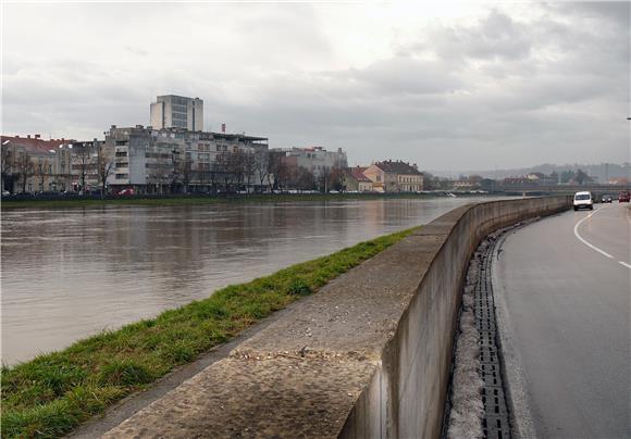 Karlovac: vodostaji rastu, sve službe funkcioniraju                                                                                                                                                                                             