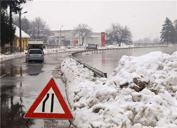 Karlovac: vodostaji rastu, sve službe funkcioniraju                                                                                                                                                                                             