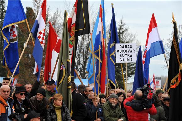 Provjedni skup protiv uvođenja dvojezičnosti u Vukovaru                                                                                                                                                                                         