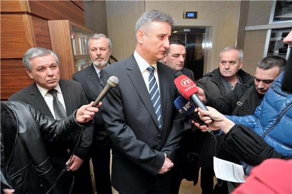 Karamarko: HDZ je protiv smanjenja ovlasti predsjednika republike                                                                                                                                                                               