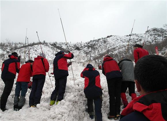 HGSS: Intenzivna potraga za alpinistom na Kamešnici                                                                                                                                                                                             