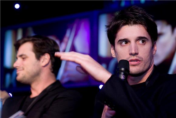 2Cellos predstavili album 'IN2ITION'                                                                                                                                                                                                            