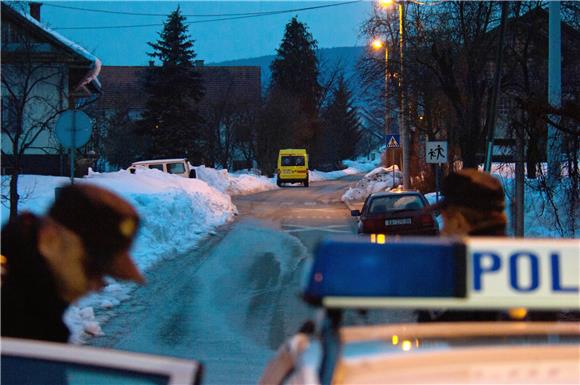 Specijalna policija u Rakovici zbog moguće talačke situacije                                                                                                                                                                                    