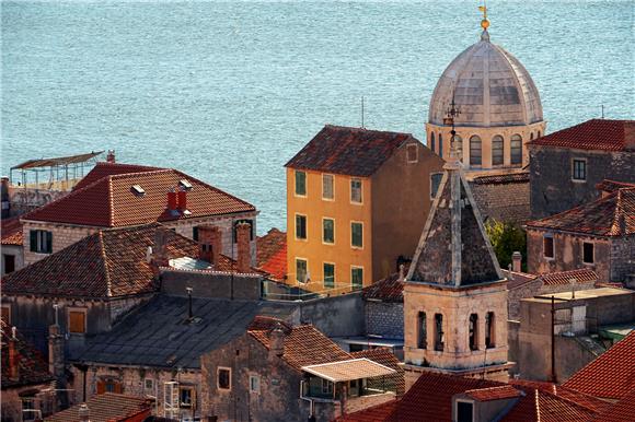 Pervanova izložba 'Šibenik' u atriju Muzeja Mimara                                                                                                                                                                                              