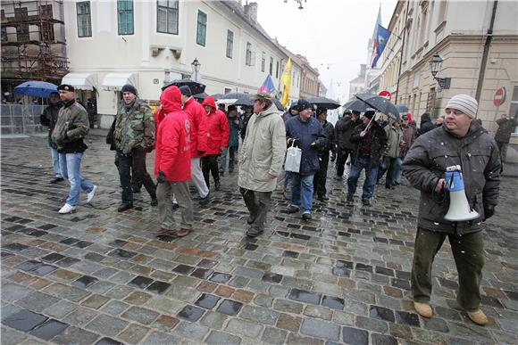 Prosvjed radnika Diokia i Dina Petrokemije                                                                                                                                                                                                      