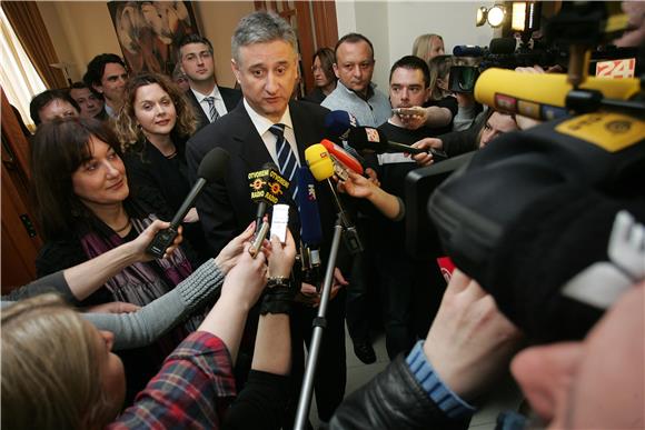 HDZ DIP-u predao listu kandidata za euroizbore                                                                                                                                                                                                  