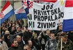 Prosvjednici skupa protiv ćirilice stižu na Jelačićev trg                                                                                                                                                                                       