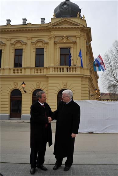 Vukovar: obilježen završetak obnove pročelja Radničkog doma                                                                                                                                                                                     