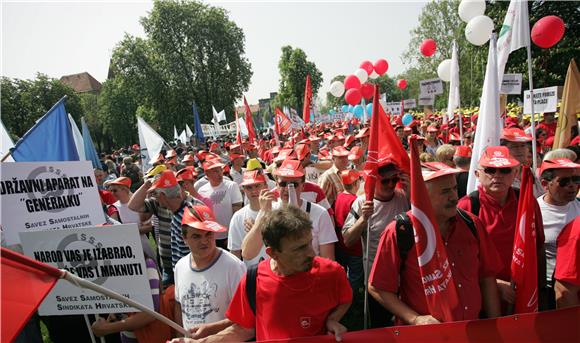 Sindikalni 1. svibnja - prosvjednici se okupljaju na Trgu Francuske Republike                                                                                                                                                                   