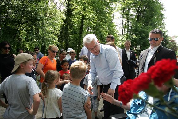 Josipović: prosvjedi legitimni, mnogi imaju razloga za nezadovoljstvo                                                                                                                                                                           