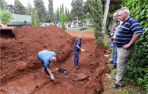 Ekshumacija posmrtnih ostataka osoba stradalih u Domovinskom ratu 1995. godine                                                                                                                                                                  