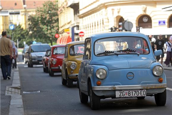 Kolona 'Fićeka' u Zagrebu                                                                                                                                                                                                                       