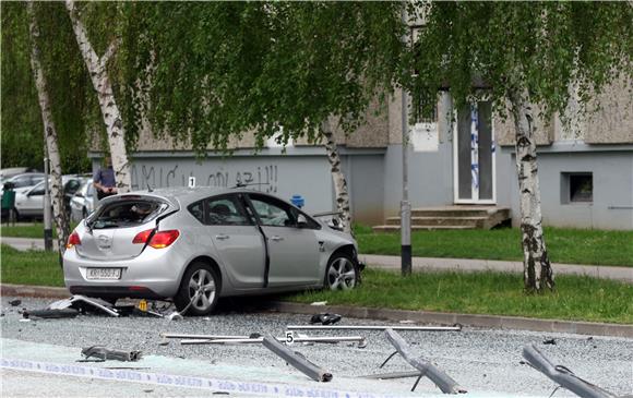 Poginuo udarivši u tramvajsku nadstrešnicu                                                                                                                                                                                                      