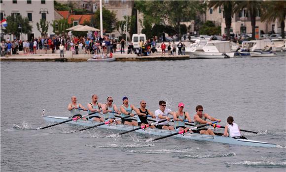 Oxford pobjednik 12. međunarodne veslačke regate osmeraca Sv. Duje                                                                                                                                                                              