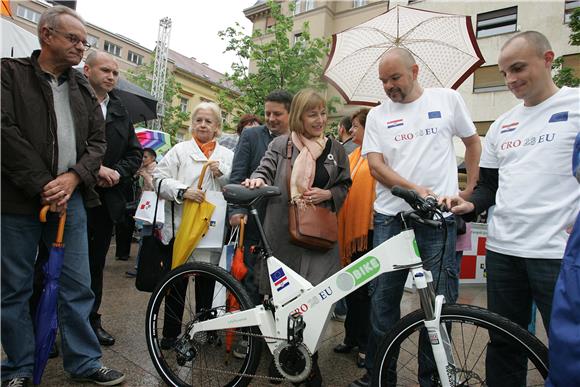 Programom na Cvjetnom trgu završio Europski tjedan                                                                                                                                                                                              