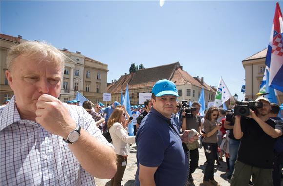 Sindikat željezničkara Hrvatske prosvjedovao je danas na Markovu trgu                                                                                                                                                                           