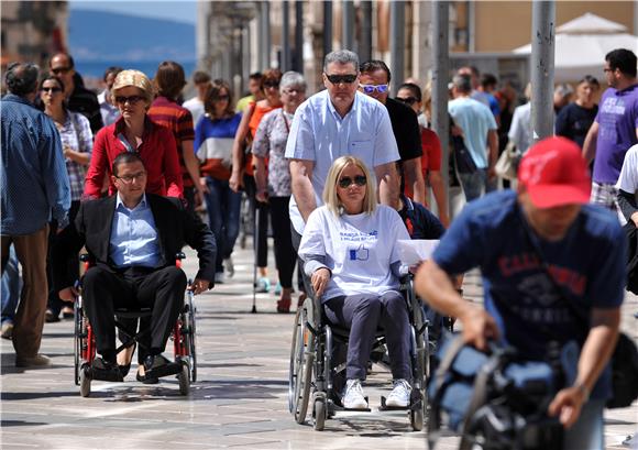 Splitski gradonačelnički kandidati sat vremena živjeli kao osobe s invaliditetom                                                                                                                                                                