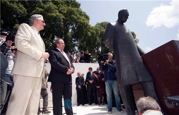 U Splitu otkriven spomenik neovisnosti i Tuđmanu                                                                                                                                                                                                