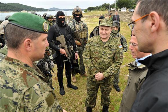 Mali Lošinj: vojna vježba uz šestoricu ministara obrane iz regije                                                                                                                                                                               