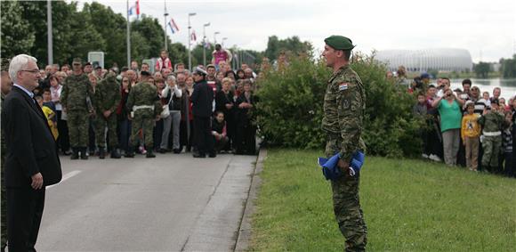 Predsjednik Josipović obišao taktičko-tehnički zbor opreme i naoružanja na Jarunu                                                                                                                                                               