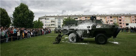 Prezentacija opreme i naoružanja postrojbi OSRH i MUP-a na Jarunu                                                                                                                                                                               