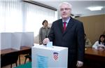 Ivo Josipović glasovao u drugom krugu lokalnih izbora                                                                                                                                                                                           