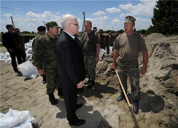 Predsjednik Josipović primio obišao poplavom ugrožena područja                                                                                                                                                                                  