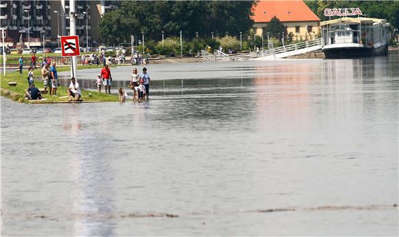 Visoki vodostaj Drave kod Osijeka                                                                                                                                                                                                               