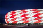 Allianz Arena u crveno-bijeloj boji                                                                                                                                                                                                             