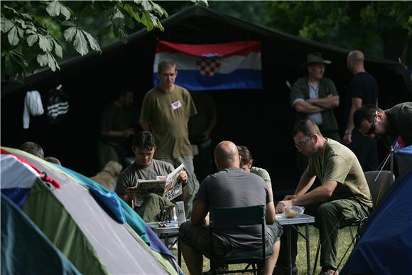 Pirotehničari pozivaju Vladu da se uključi u pregovore sindikata i poslodavaca                                                                                                                                                                  