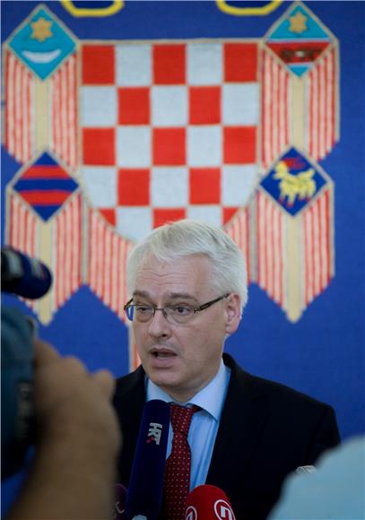 Predsjednik Republike Ivo Josipović primio zaslužne za borbu protiv poplave                                                                                                                                                                     