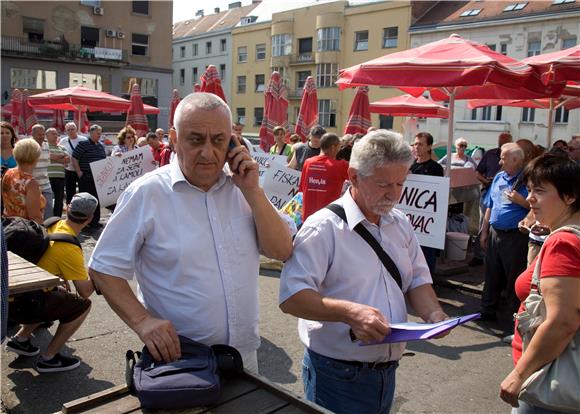 Zajednički prosvjed zakupaca tržnica Hrvatske                                                                                                                                                                                                   