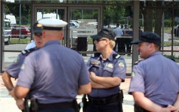 Ispred Gredelja počeo prosvjed bivših radnika tvrtke                                                                                                                                                                                            