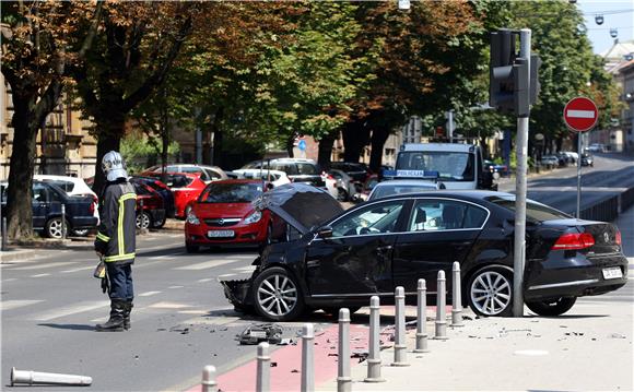 Četvero ozlijeđenih u sudaru tri vozila u središtu Zagreba                                                                                                                                                                                      