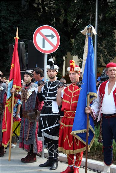 Gotovina i Krstičević otkrili spomenik 4. gardijskoj- Paucima                                                                                                                                                                                   