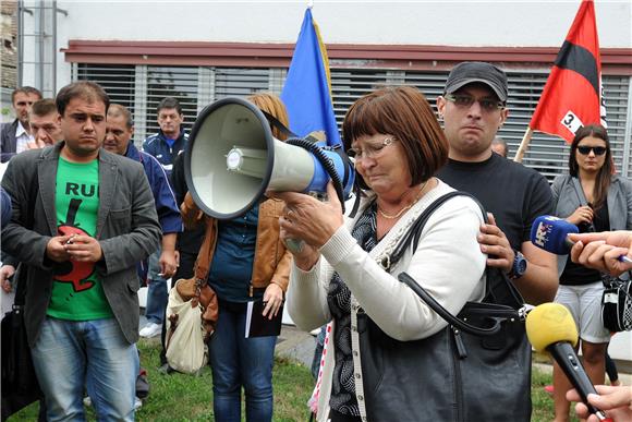 Udovice hrvatskih branitelja: sada Vukovar brani Hrvatsku                                                                                                                                                                                       