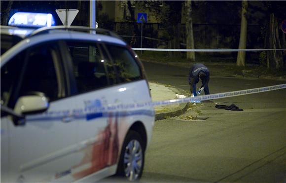 Nakon pljačke lakše ranio policajca, a pri uhićenju teže ozlijeđen                                                                                                                                                                              