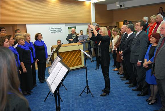 Karlovac- Dvadeset godina središnje knjižnice Slovenaca u Hrvatskoj                                                                                                                                                                             