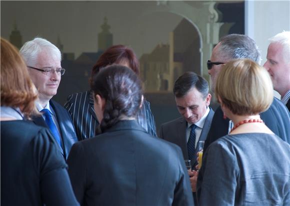 EDP - Josipović: investicije i nova radna mjesta jedini pravi put                                                                                                                                                                               