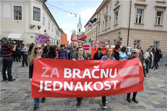 Udruge od Sabora traže da Ustavnom sudu predloži ocjenu ustavnosti referenduma                                                                                                                                                                  